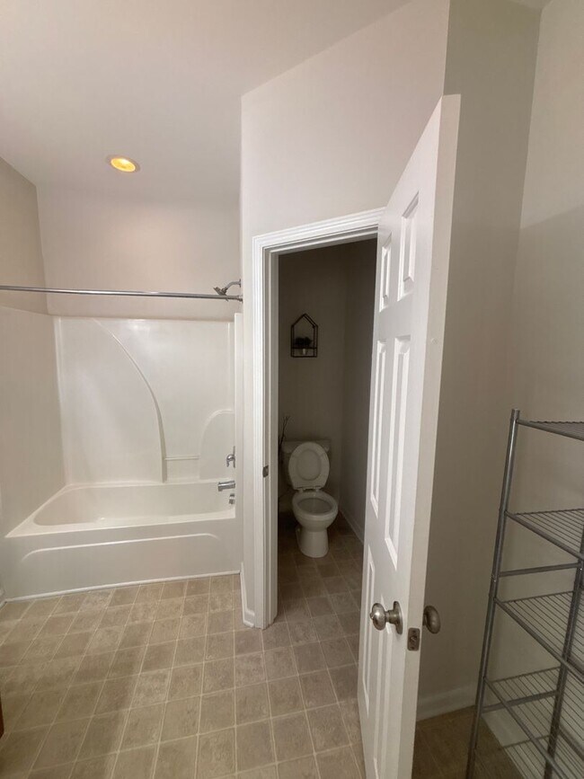 Building Photo - 657 Cornerstone Cir