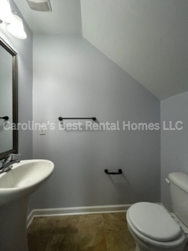 Building Photo - 148 Mariscat Pl