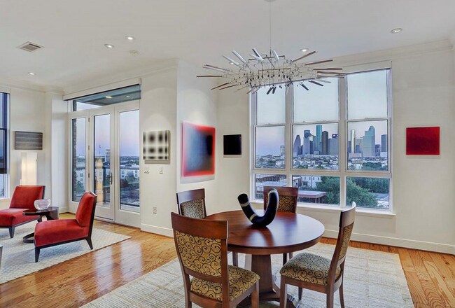 Building Photo - 1419 Montrose-601.62