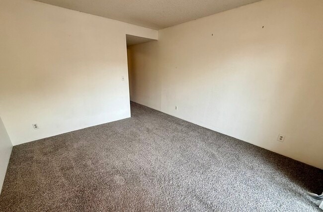 Building Photo - 1606 Cottonwood Dr