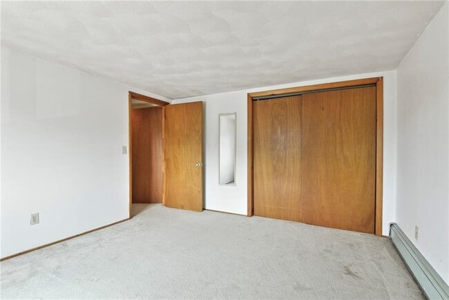 Building Photo - 28 Sandhill Dr