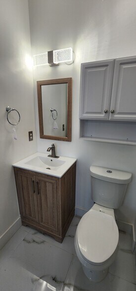 Building Photo - 640 SE 1st St