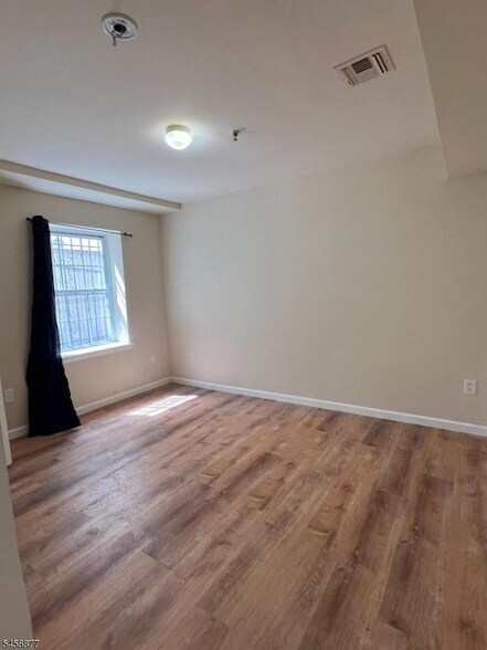 Building Photo - 21-23 Norfolk Street Unit 1