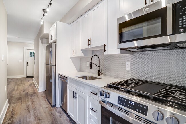 Building Photo - 1526 2nd St SW