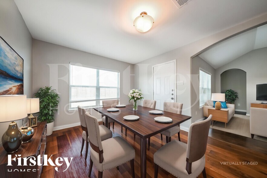 Building Photo - 2029 Cone Flower Dr