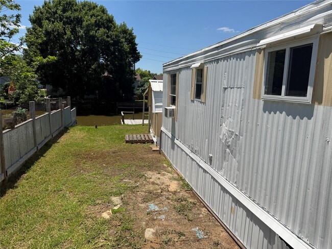 Building Photo - 8979 Gladewood