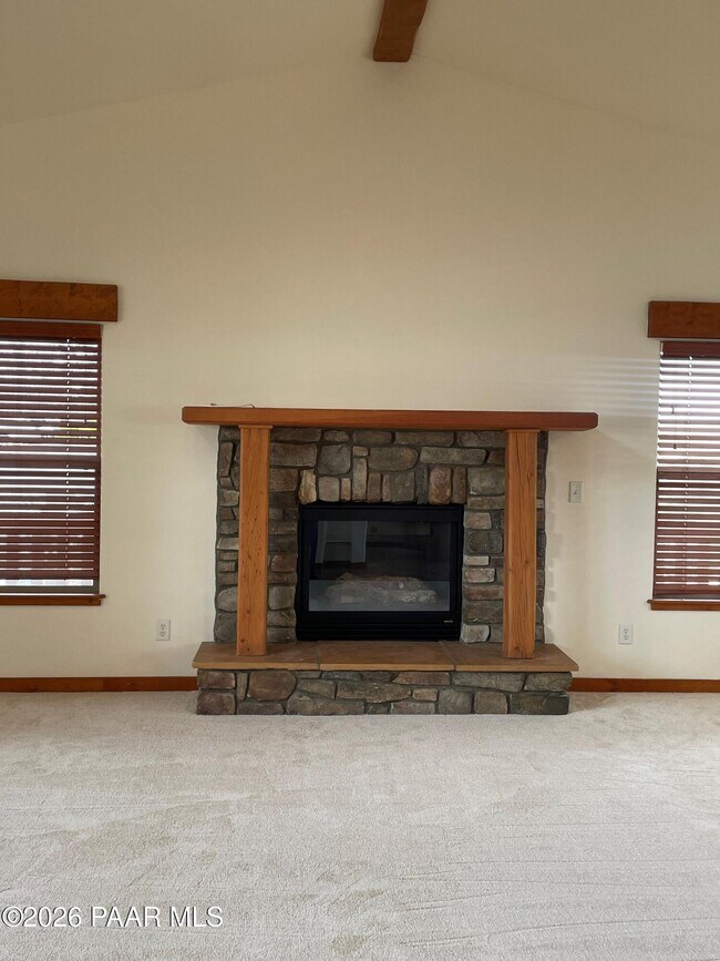 Building Photo - 2575 Solar View Dr