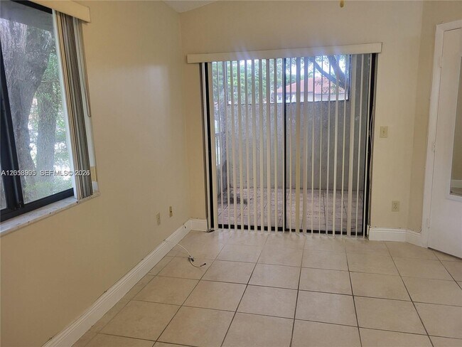 Building Photo - 9843 SW 138th Ave