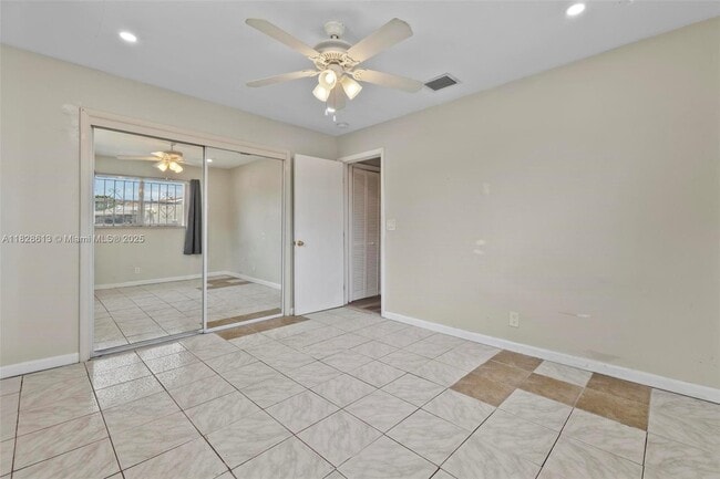 Building Photo - 2502 Funston St