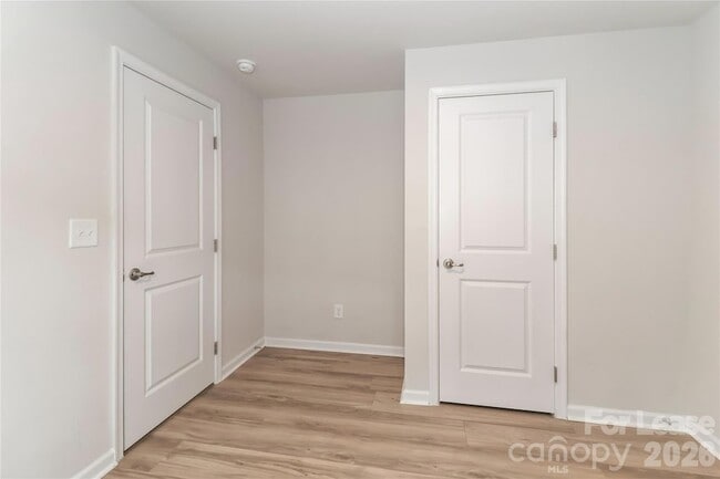 Building Photo - 5038 Springarn Ct