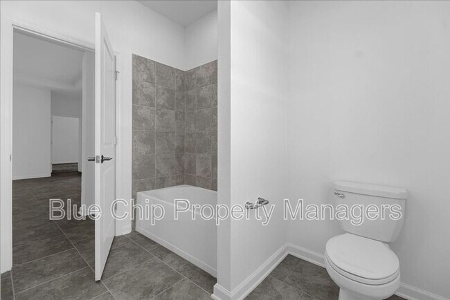 Building Photo - 3078 Country Side Dr