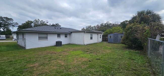 Building Photo - 3 BED / 2 BATH / 1 CAR GARAGE HOUSE (KISSIMMEE)