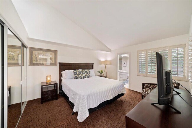 Building Photo - 38615 Palm Valley Dr
