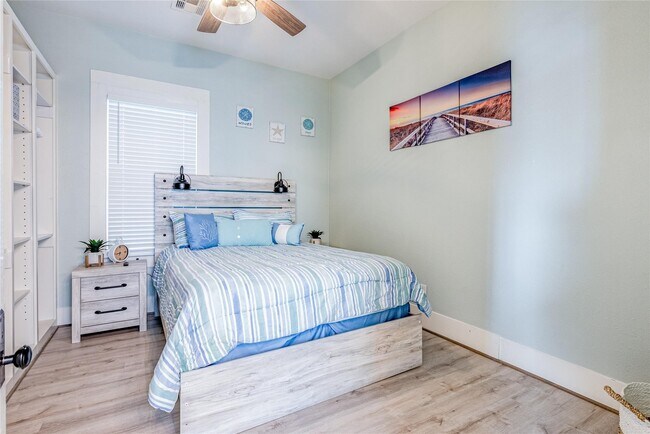 Building Photo - 1208 Avenue K