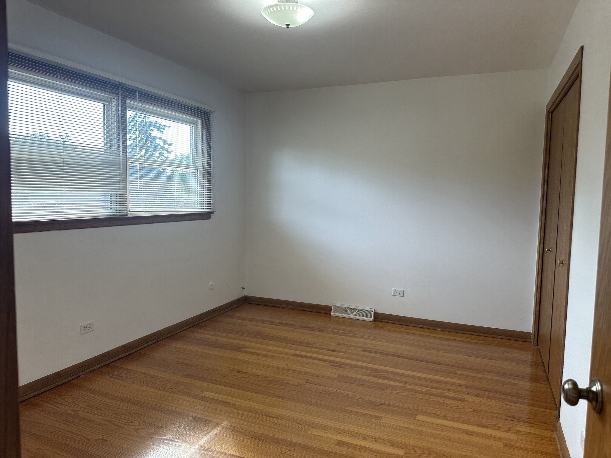 Bedroom 1 - 1336 N Northwest Hwy