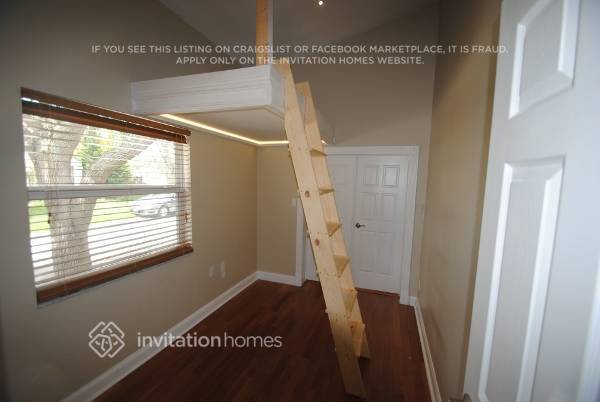 Building Photo - 2880 NW 68th Ln