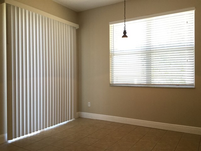 Building Photo - 2475 Breezy Meadow Rd