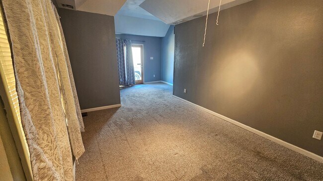 Building Photo - Spacious 3 Bed 2 Bath Home, Perfect for Families!