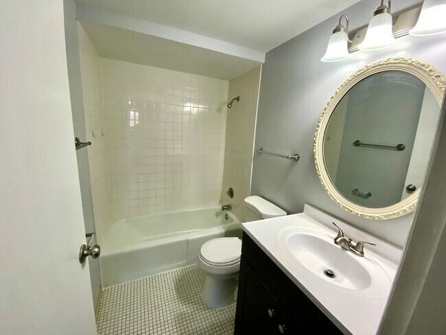 Building Photo - 4500 Beau Monde Dr