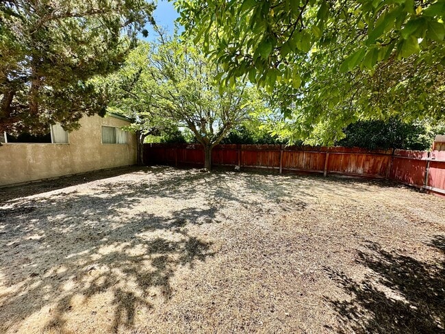 Building Photo - 2 BEDROOM 1 BATH HOME IN 55+ SENIOR COMMUNITY
