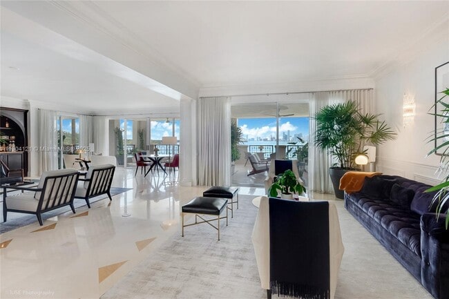 Building Photo - 4822 Fisher Island Dr