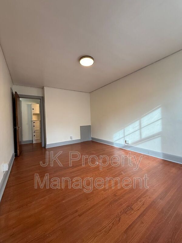 Building Photo - 310 5th St N