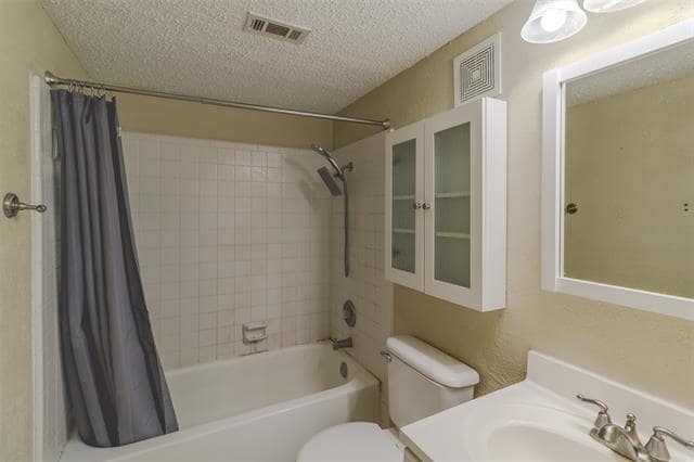 Building Photo - 2614 St George Dr