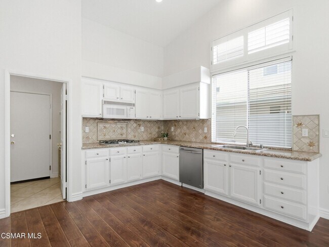 Building Photo - 1698 Ramona Dr