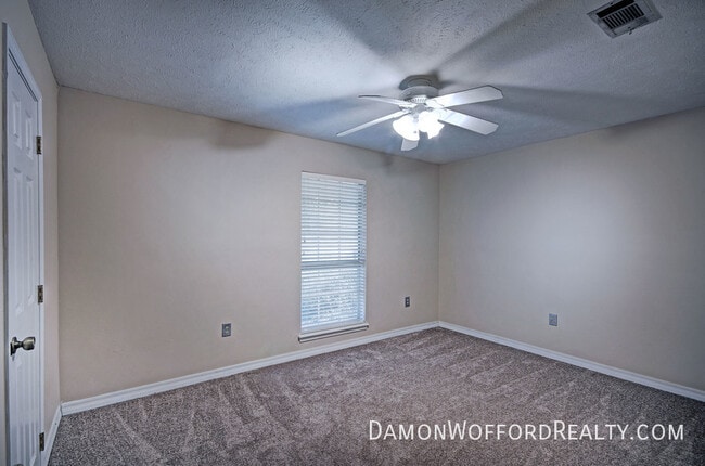 Building Photo - 502 Pelahatchie Shore Dr