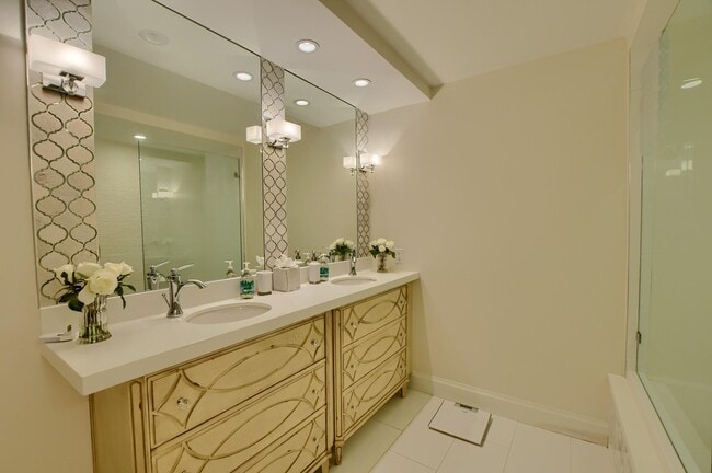 Building Photo - 2000 S Ocean Blvd