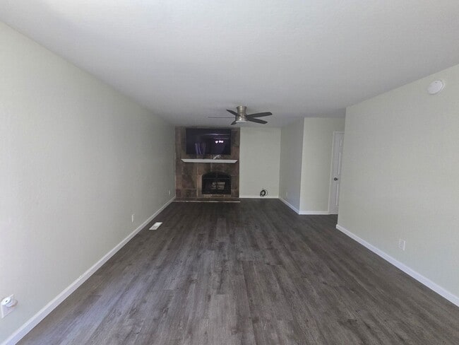 Building Photo - Two story home located in Hilltop Area of ...