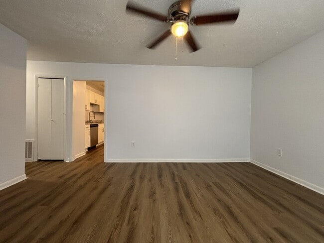 Building Photo - 345 Washington Dr