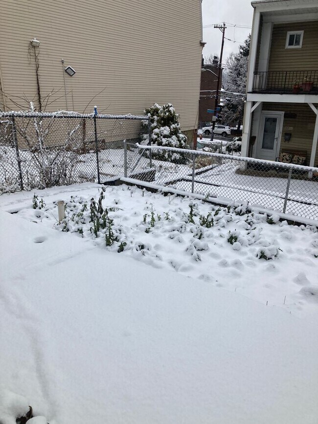 Building Photo - 3063 Phelan Wy