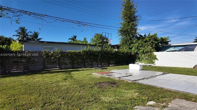 Building Photo - 9815 SW 51st Terrace