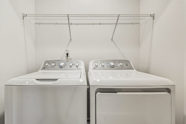 Building Photo - **APPLICATION PENDING**  New Build Just Minutes to North Hills & Downtown!