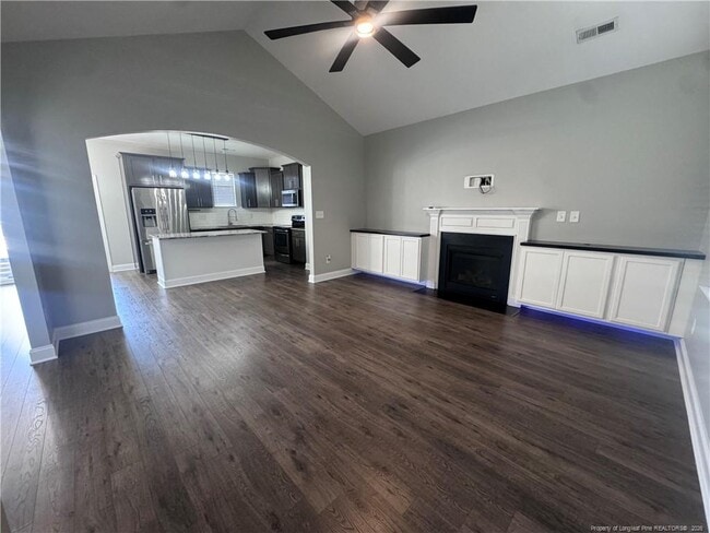 Building Photo - 1544 Vandenberg Dr