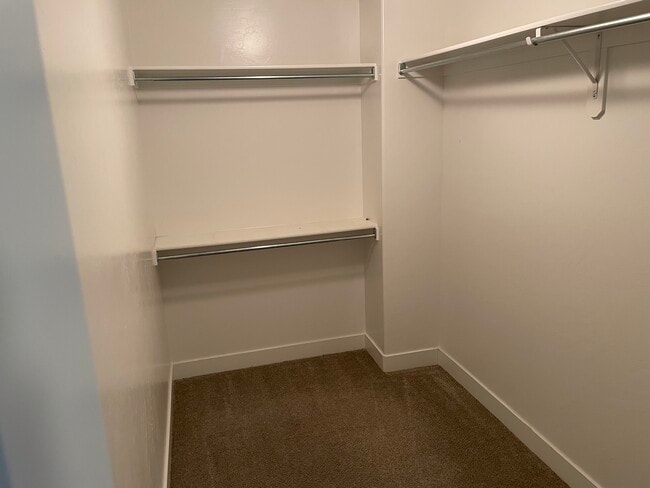 Building Photo - 865 S Aspen Wy