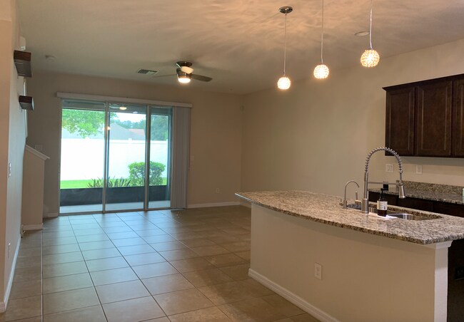 Building Photo - 10428 Red Carpet Ct