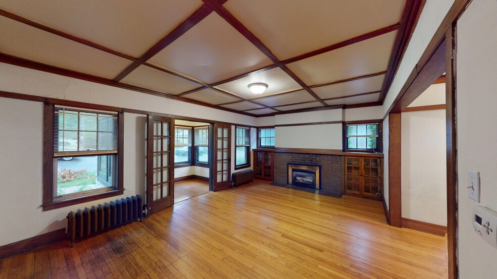 Building Photo - 1806 Kendall Ave
