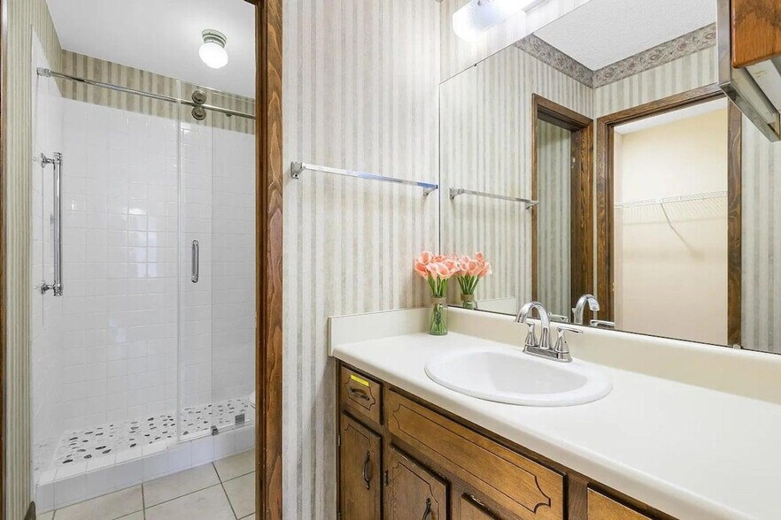 Building Photo - 937 Ridgewood Way