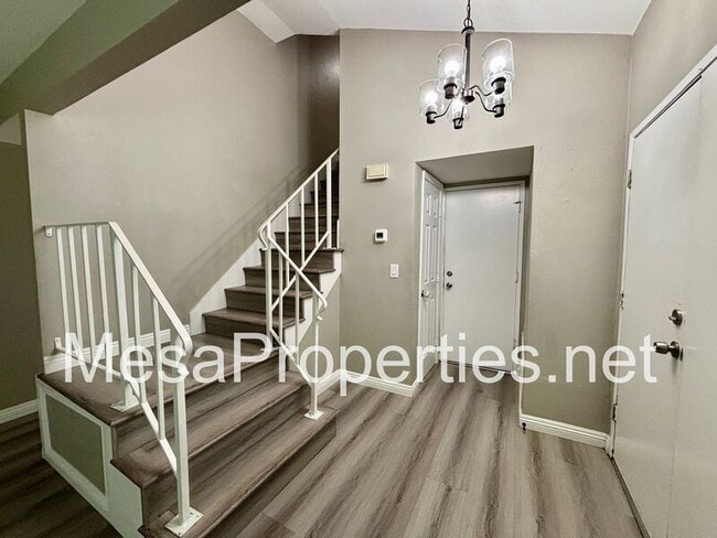 Building Photo - 1749 E Fairfield Ct