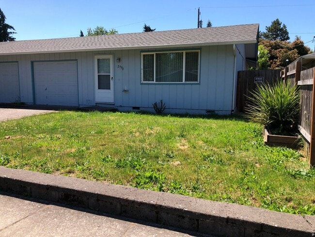 Building Photo - Updated 2 bed 1 bath dulpex in Eugene!