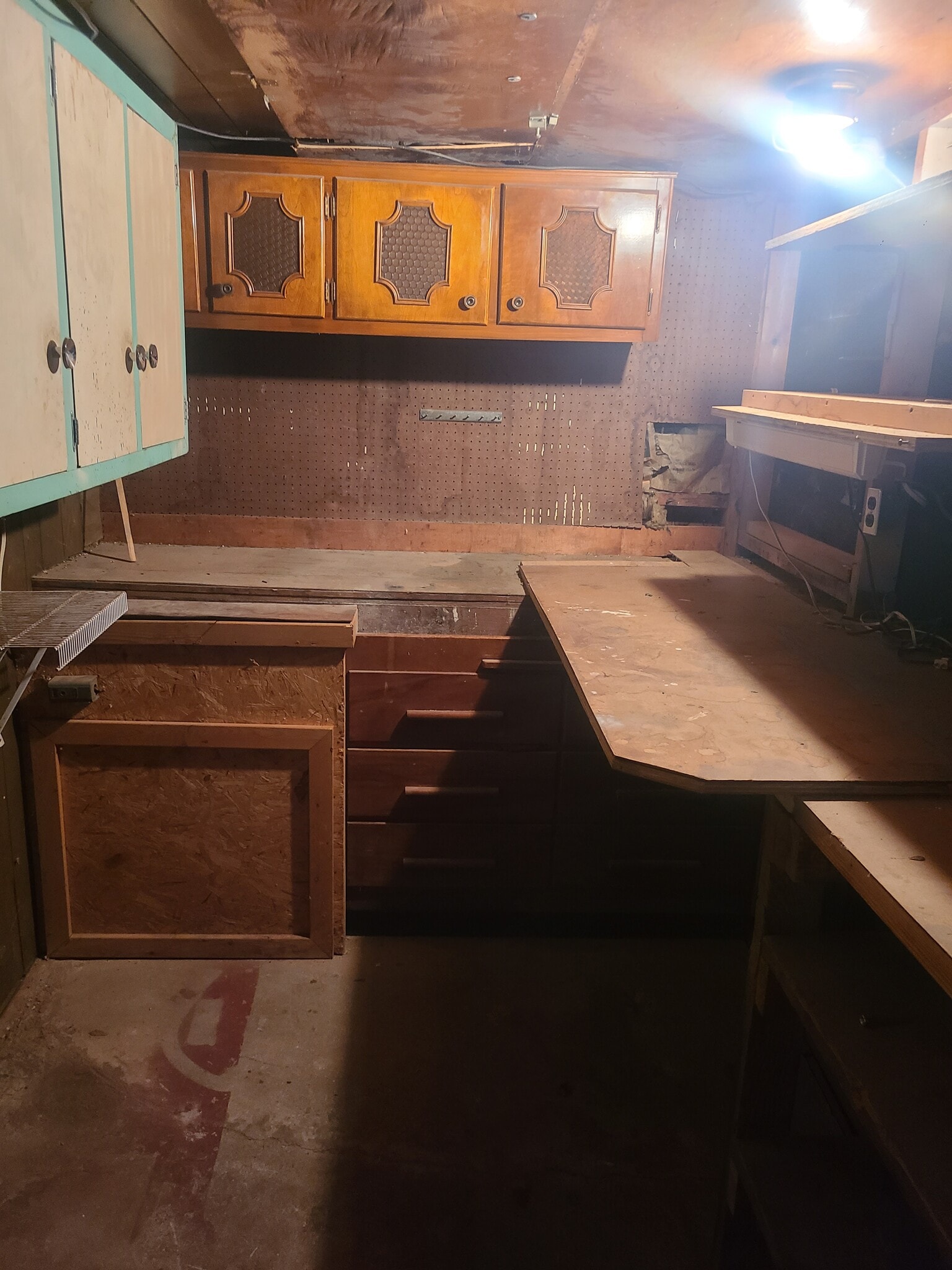2nd workshop area - 908 West Ave
