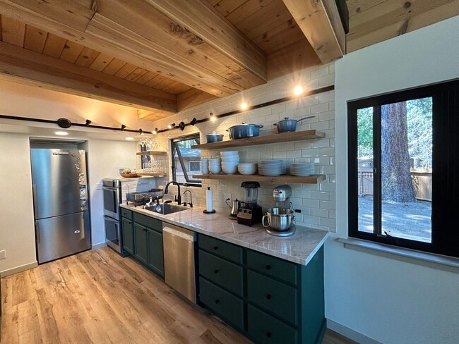 Building Photo - Beautifully Remodeled Chalet in Great Loca...