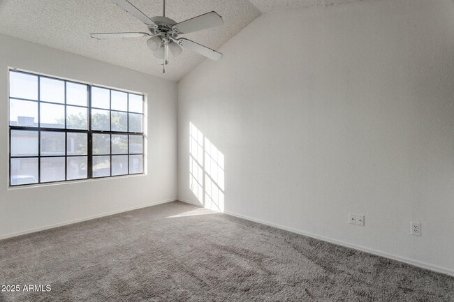 Building Photo - 6611 W Kingston Ln