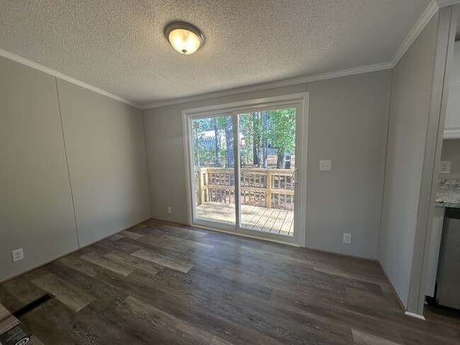 Building Photo - 796 Apple Orchard Rd