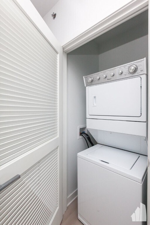 Building Photo - 330 W Grand Ave