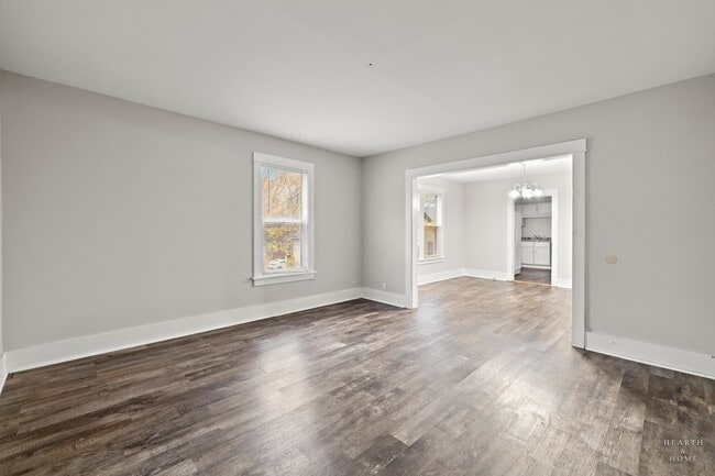 Building Photo - 415 Dean St