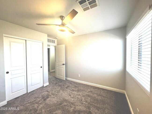 Building Photo - 37061 W Bello Ln
