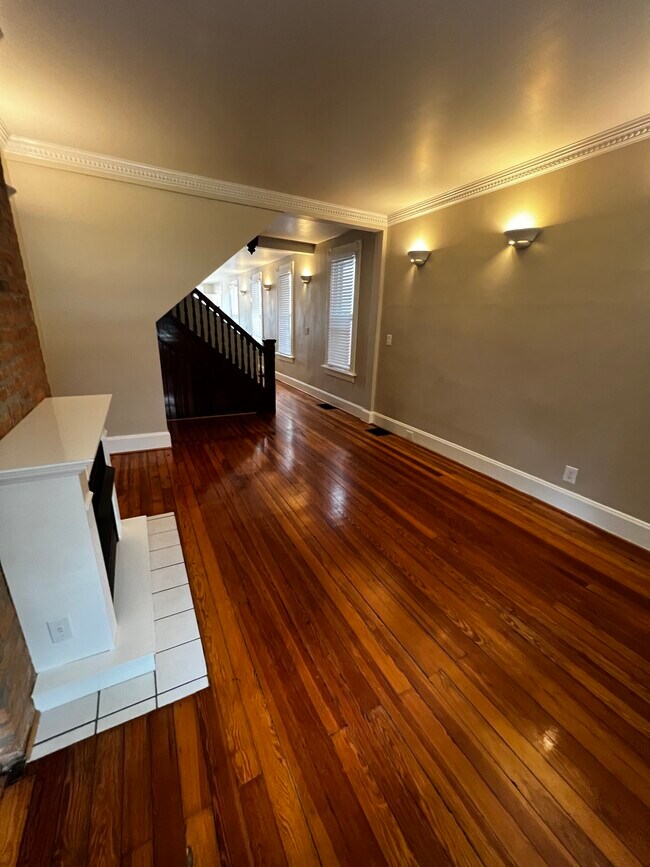 Living room - 461 E Beck St